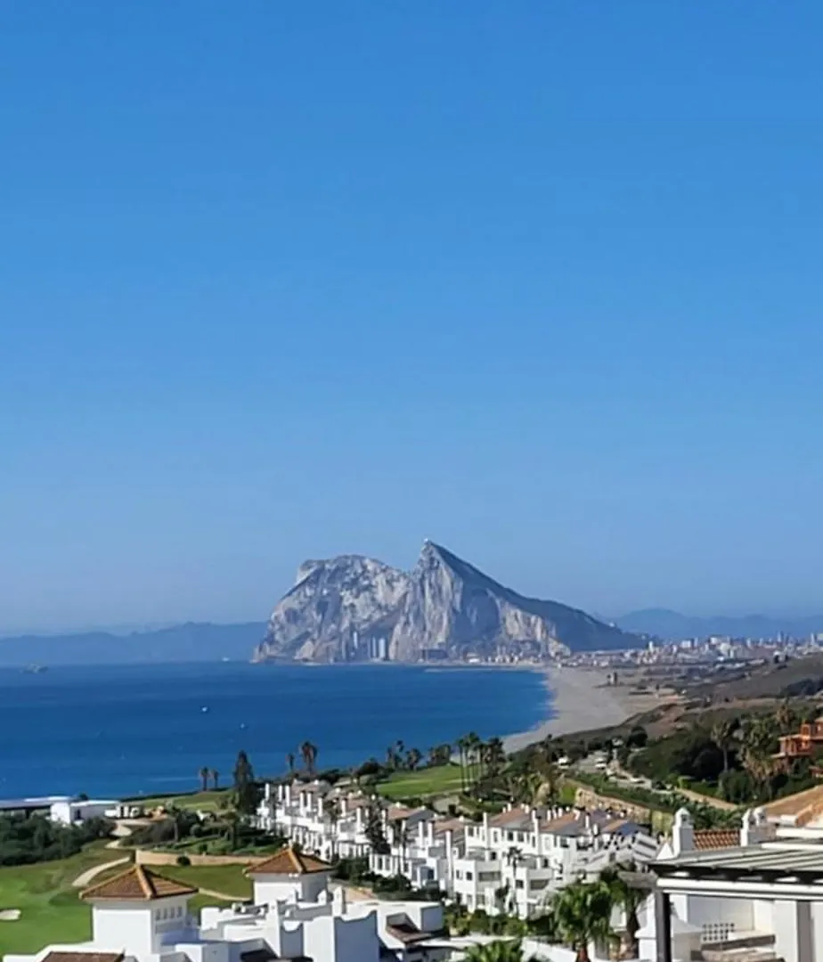 Fantastic Sea & Gibraltar View Apartment La La Alcaidesa Spanien